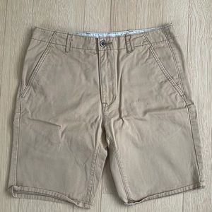 Levi’s Tan Short, Size 30-31 (S)